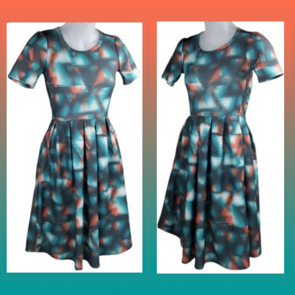 💙LuLaRoe small green orange geometric Amelia EUC